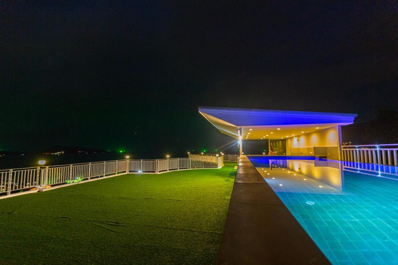 Rossarin Sea View Patong Hotell Eksteriør bilde
